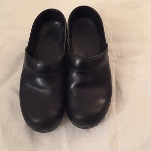 Black Dansko size 37